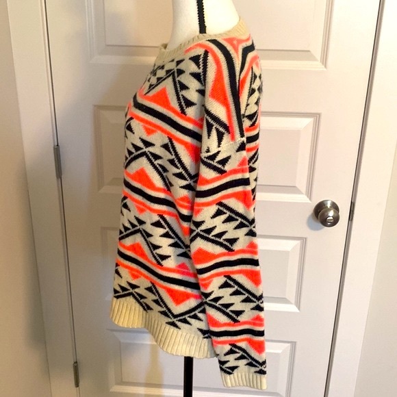 Forever 21|| Fluorescent peach/white/ black Aztec print sweater - Picture 2 of 7